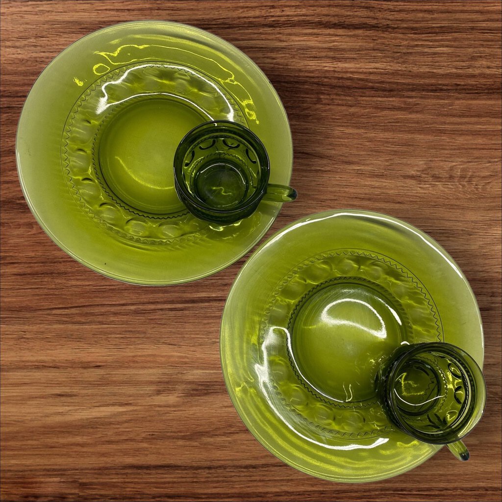 Vintage Indiana glass Kings crown Thumbprint Green Luncheon Set 2 plates With Cups