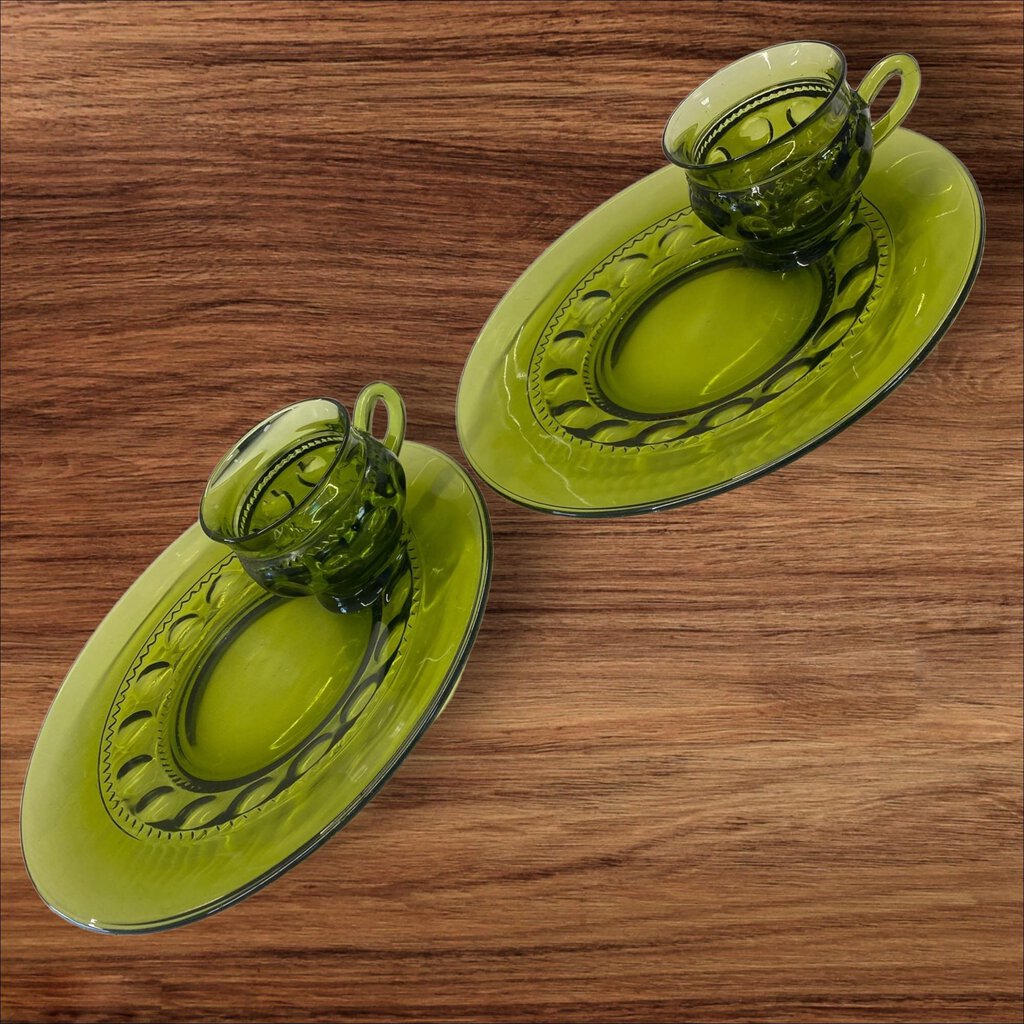 Vintage Indiana glass Kings crown Thumbprint Green Luncheon Set 2 plates With Cups