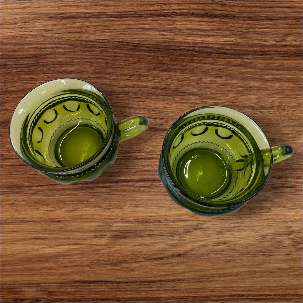 Vintage Indiana glass Kings crown Thumbprint Green Luncheon Set 2 plates With Cups