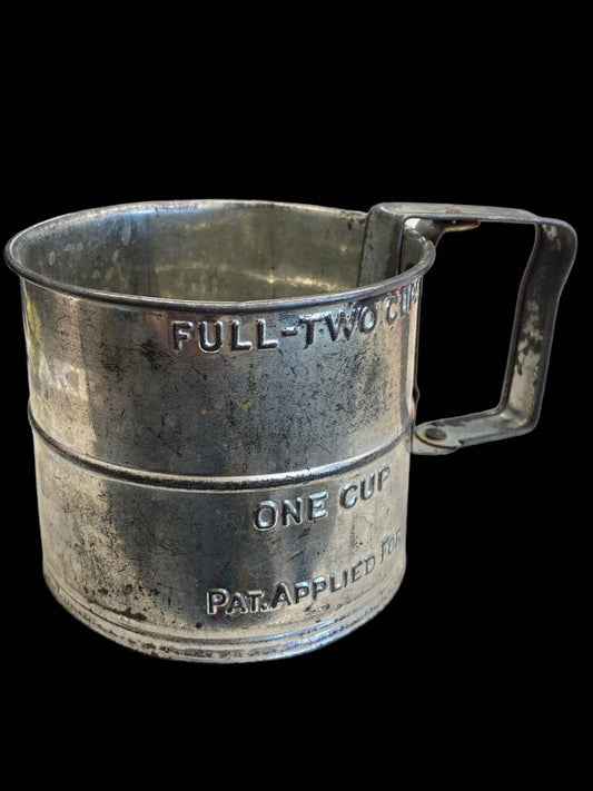 Vintage 2 Cup Manual Flour Sifter