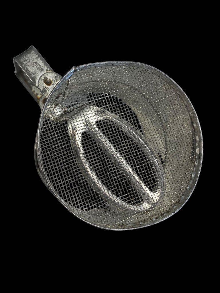 Vintage 2 Cup Manual Flour Sifter