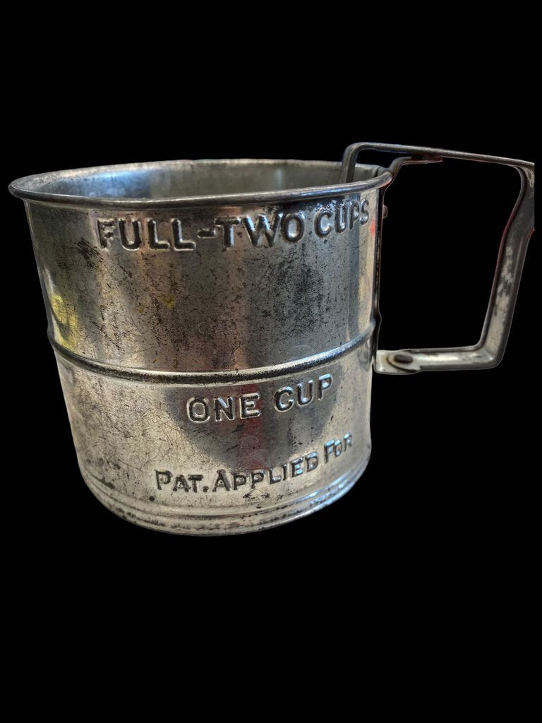 Vintage 2 Cup Manual Flour Sifter