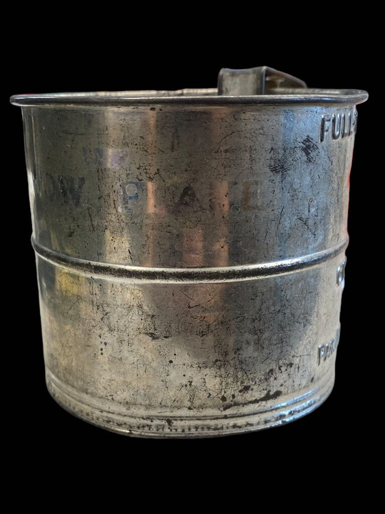 Vintage 2 Cup Manual Flour Sifter