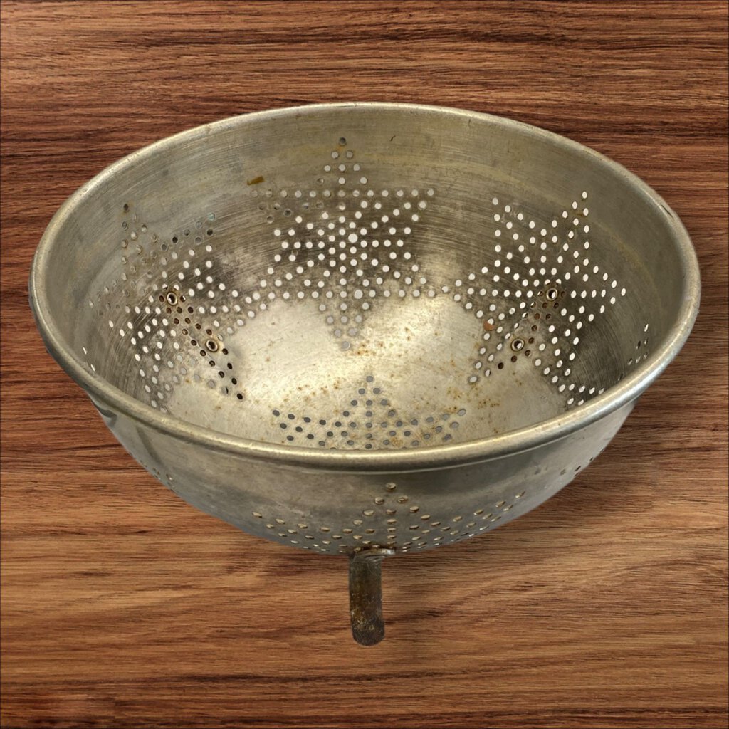 Vintage 7 Star Design Footed Colander Sieve Aluminum 9" Diameter