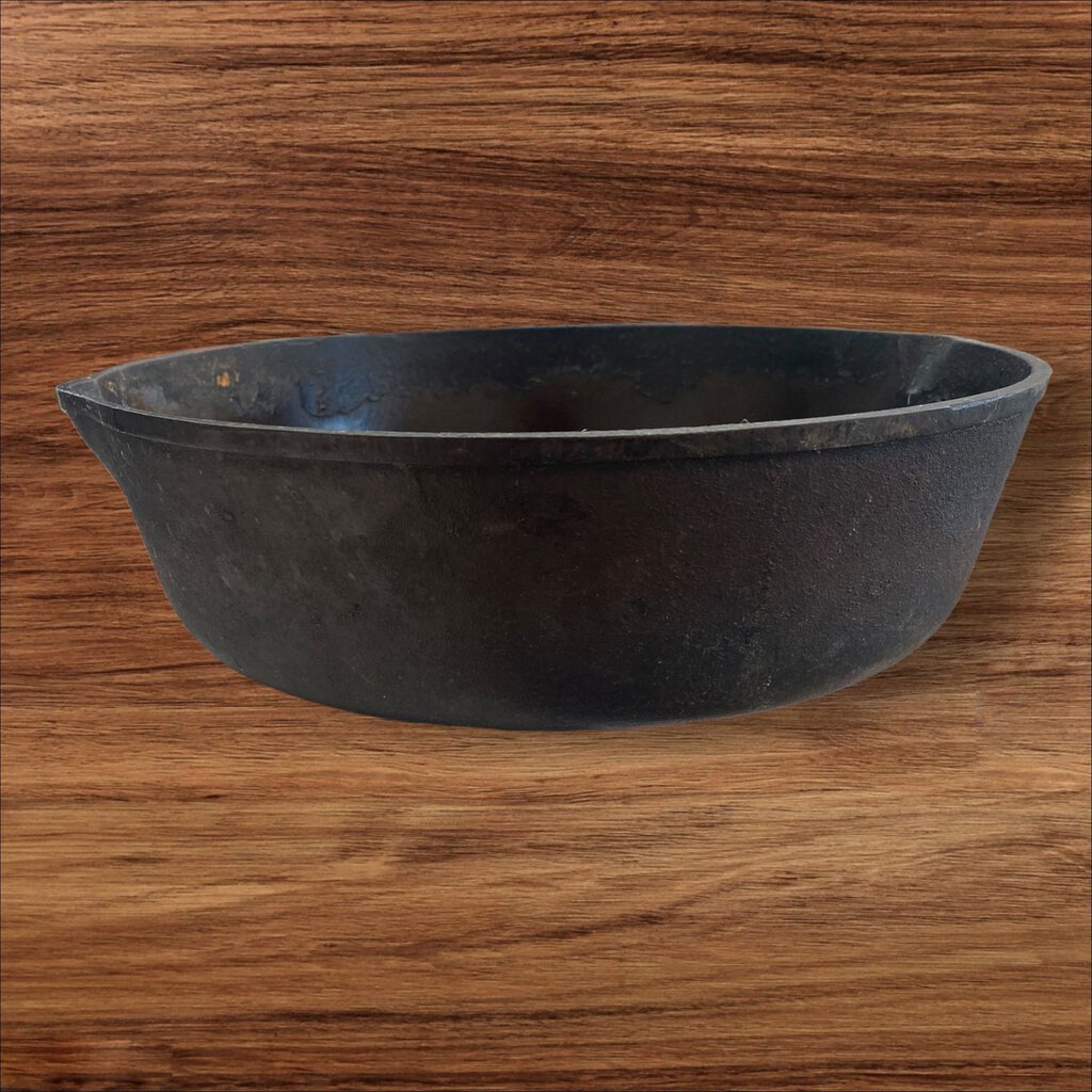Vintage Cast Iron Skillet Frying Pan No. 8 - 10 5/8 inch