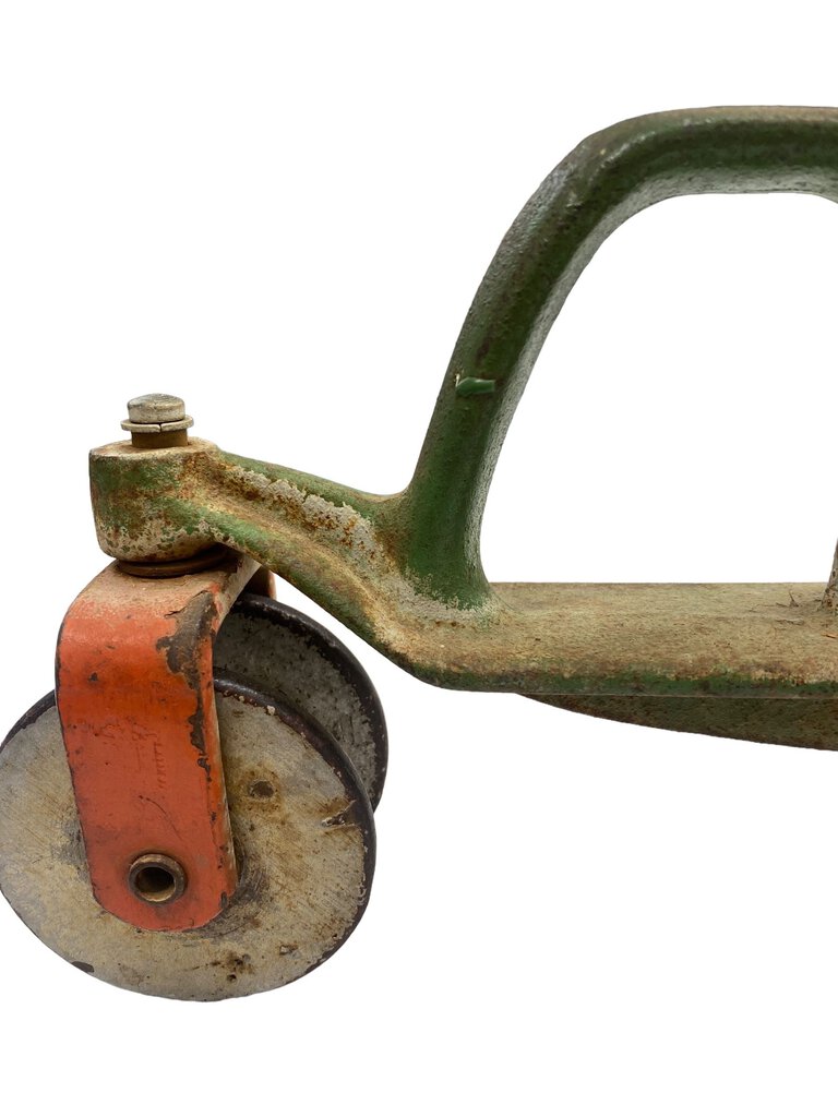 Vintage Cast Iron Kees Krawler Model 99 Walking Lawn Tractor Sprinkler