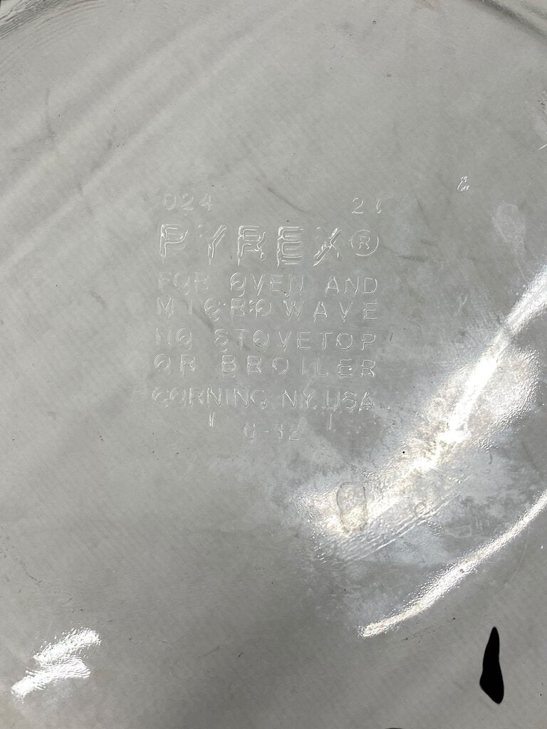 Pyrex Glass Casserole Bowl No Lid 1.5 Quart