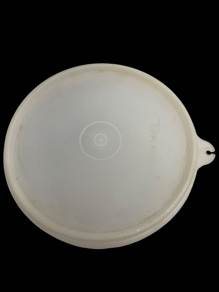 Tupperware Container Round with Lid