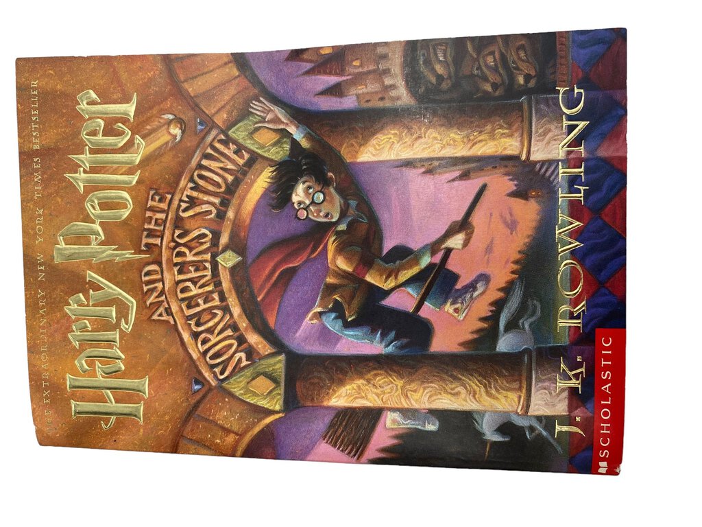 Harry Potter And The Sorcerer's Stone BOOK