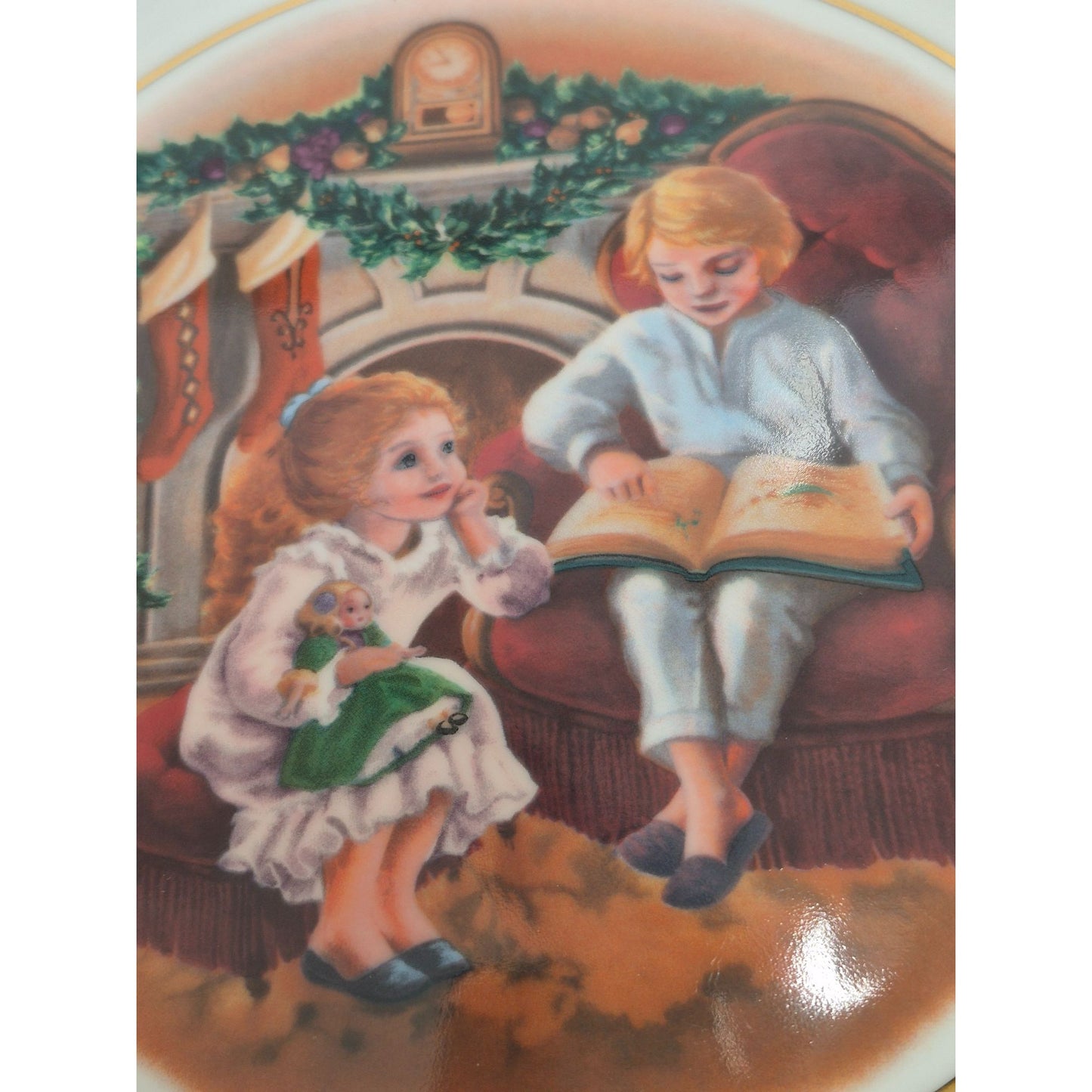 1983 Christmas Memories Plate & Figurine Set = CHIP
