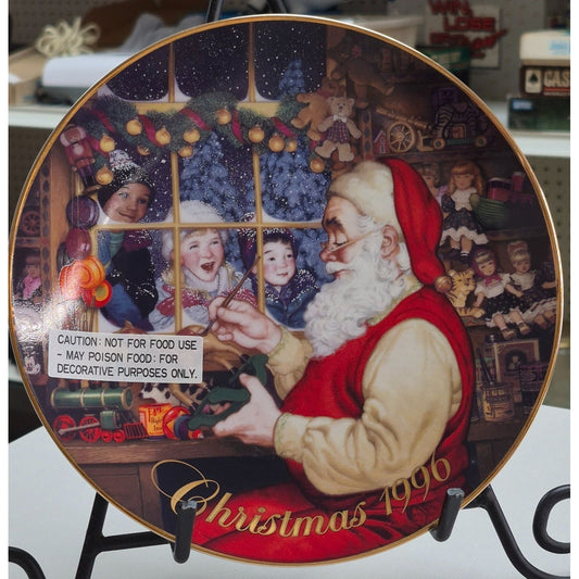 Avon 1996 Christmas Plate Santas Loving Touch Porcelain Trimmed In 22K Gold Decorative Collectible