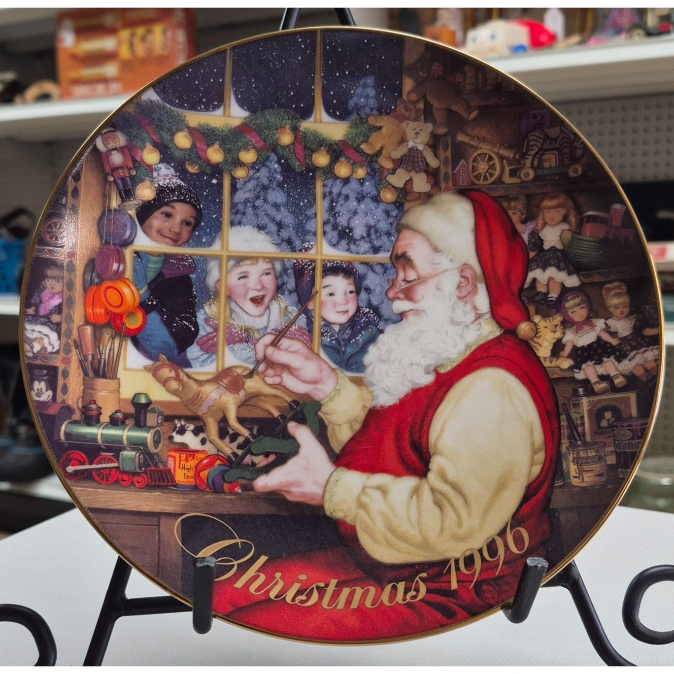 Santas Loving Touch 1996 Christmas Plate By Avon Porcelain Trimmed In 22K Gold Decorative Use Only