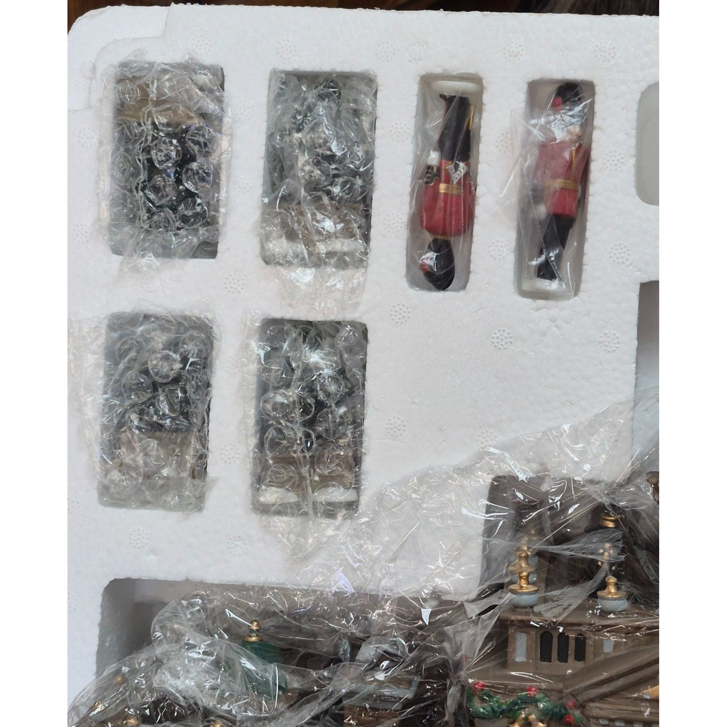 Dept 56 Ramsford Palace Heritage Village 1996 • Limited Edition • 17-Piece Set • Mint in Box