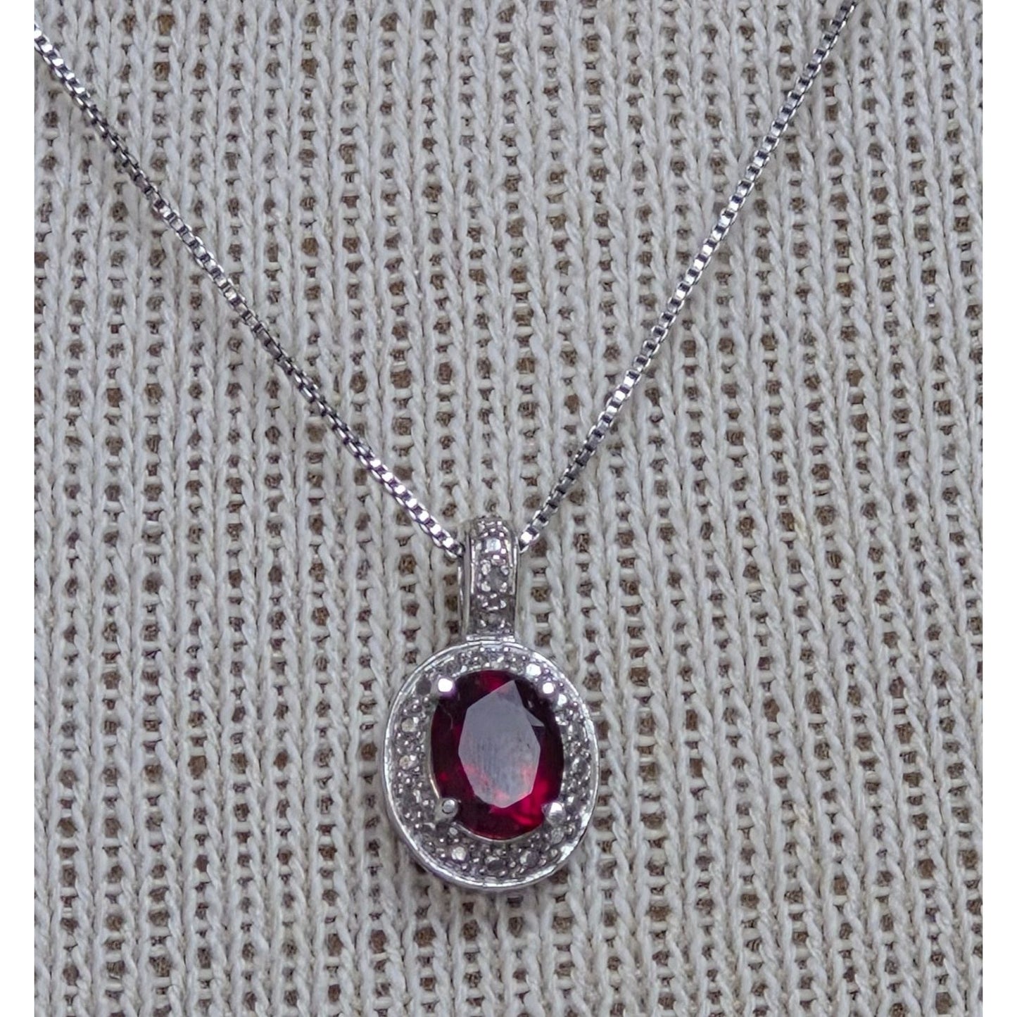 Vintage Sterling Silver Garnet Pendant with Necklace & Earrings Set