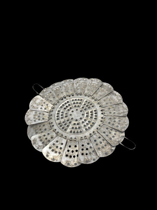 Folding Strainer Footed Hot Plate