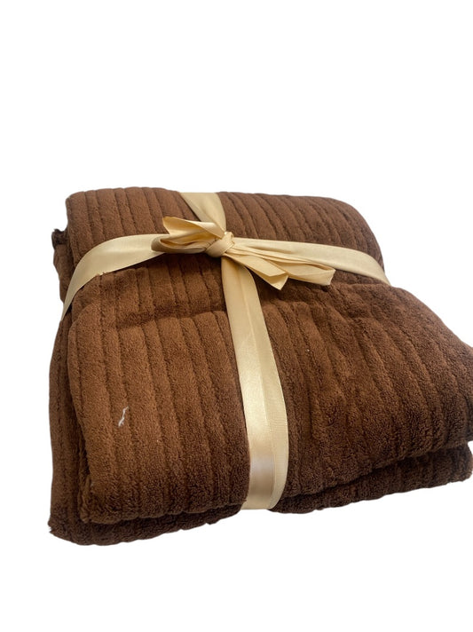 Brown Ribbed Throw Blanket