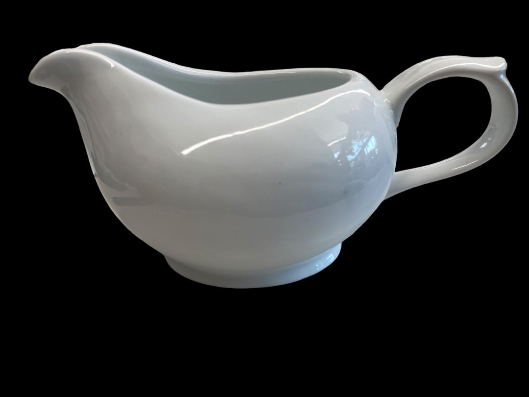 White Danesco White Gravy Boat and Spoon, No Chips Scratches, 8"x4"