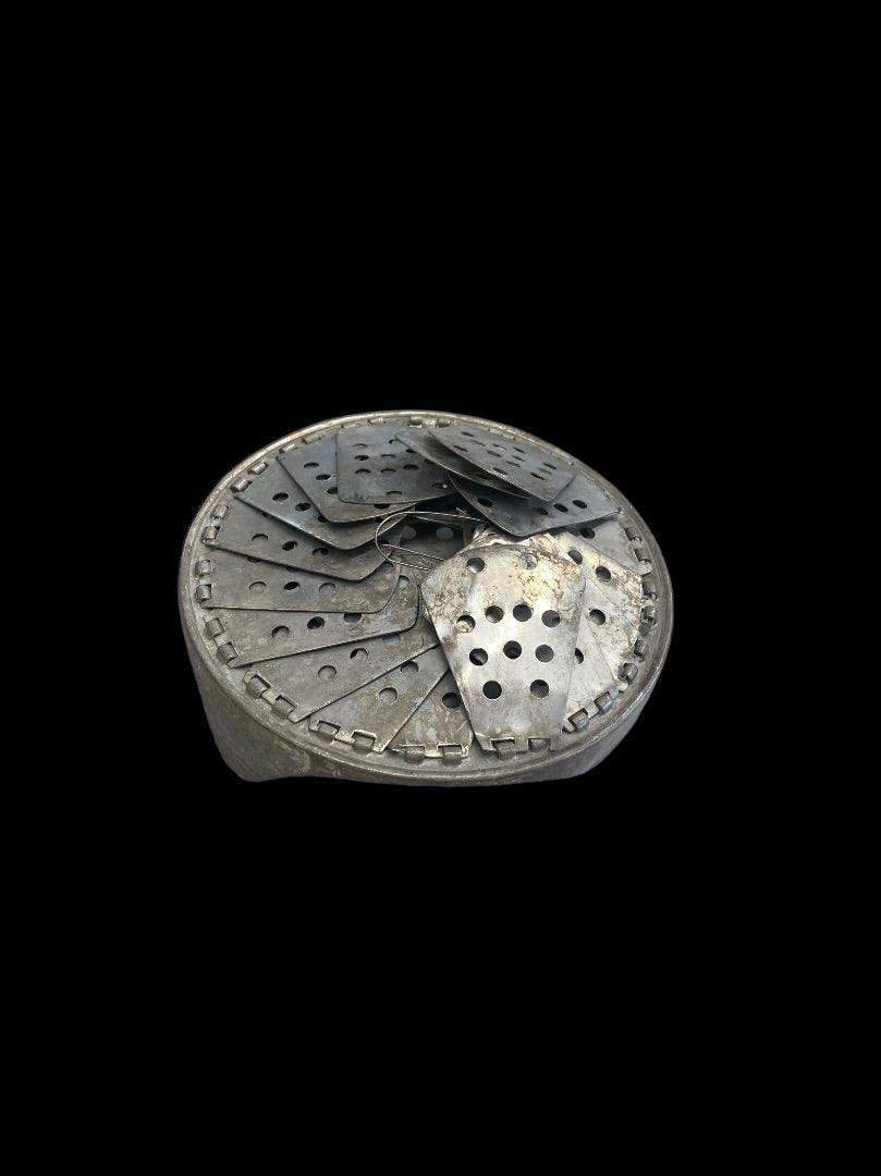 Folding Strainer Footed Hot Plate