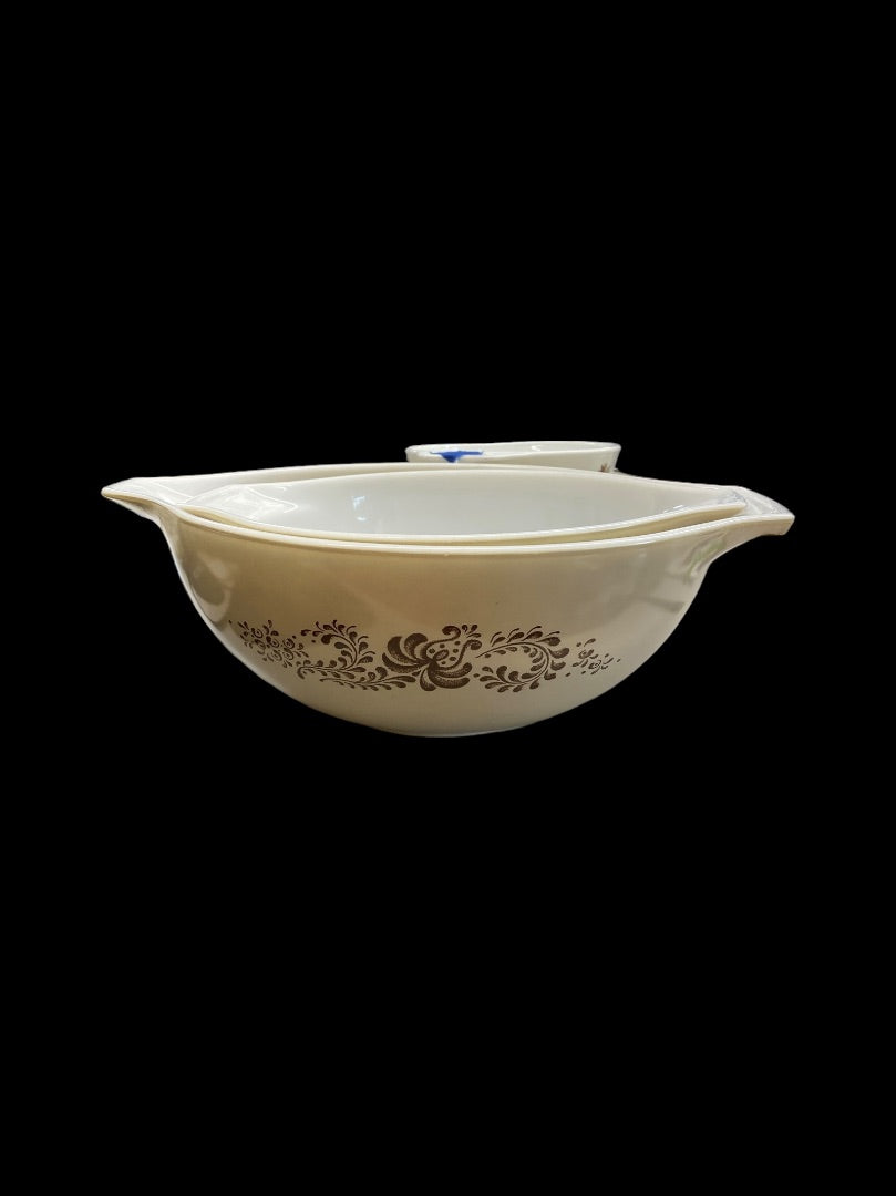Vintage 1976 Pyrex Homestead Cinderella Tan and Brown Mixing Bowls #443 &#444