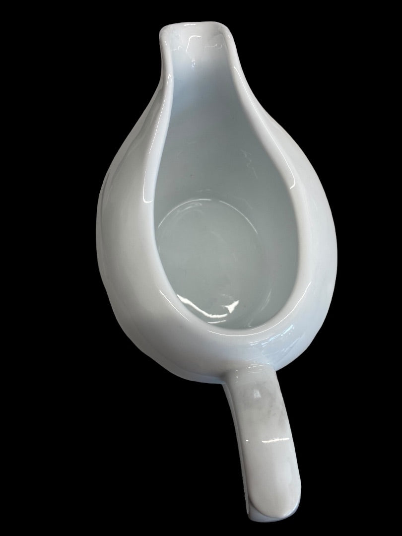 White Danesco White Gravy Boat and Spoon, No Chips Scratches, 8"x4"