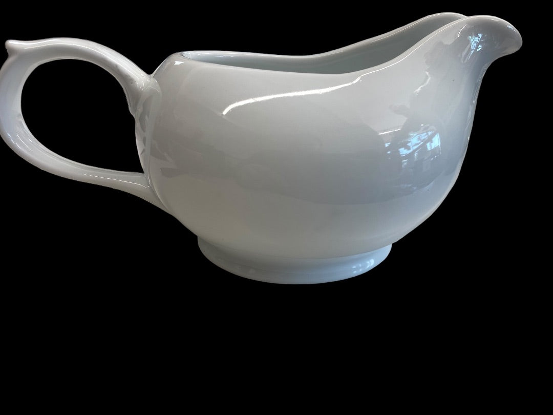 White Danesco White Gravy Boat and Spoon, No Chips Scratches, 8"x4"