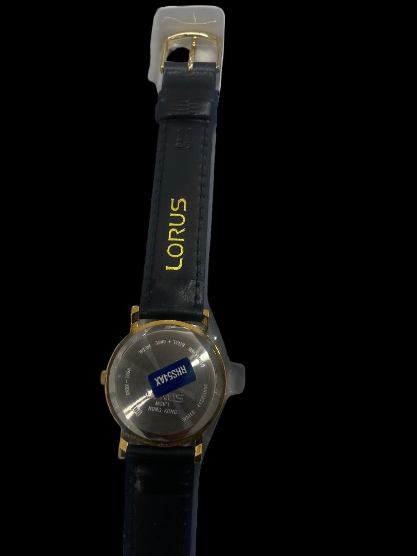 VINTAGE Avon Lorus Mickey Mouse Watch Needs Battery