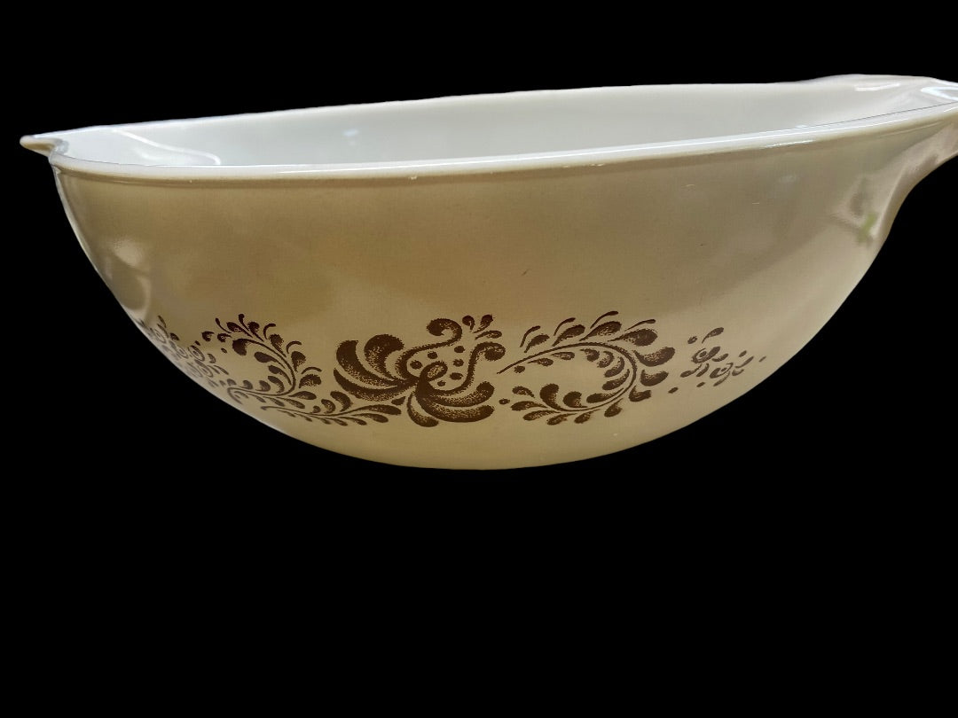 Vintage 1976 Pyrex Homestead Cinderella Tan and Brown Mixing Bowls #443 &#444