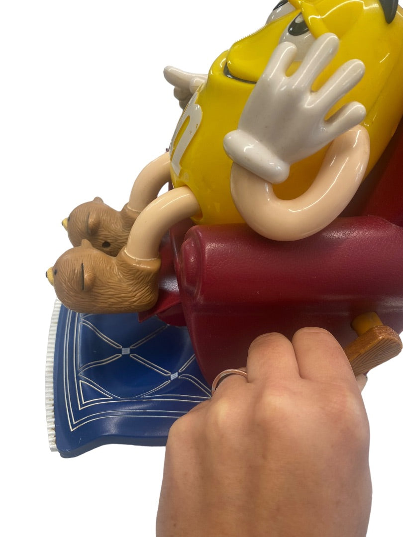 VINTAGE 1999 M&M Collectable Candy Dispenser Couch Potato Mr. Yellow