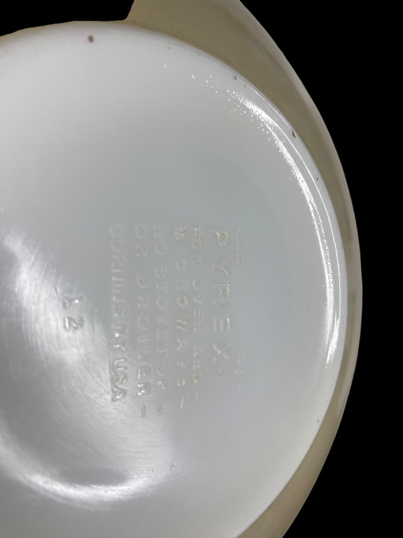 Vintage 1976 Pyrex Homestead Cinderella Tan and Brown Mixing Bowls #443 &#444