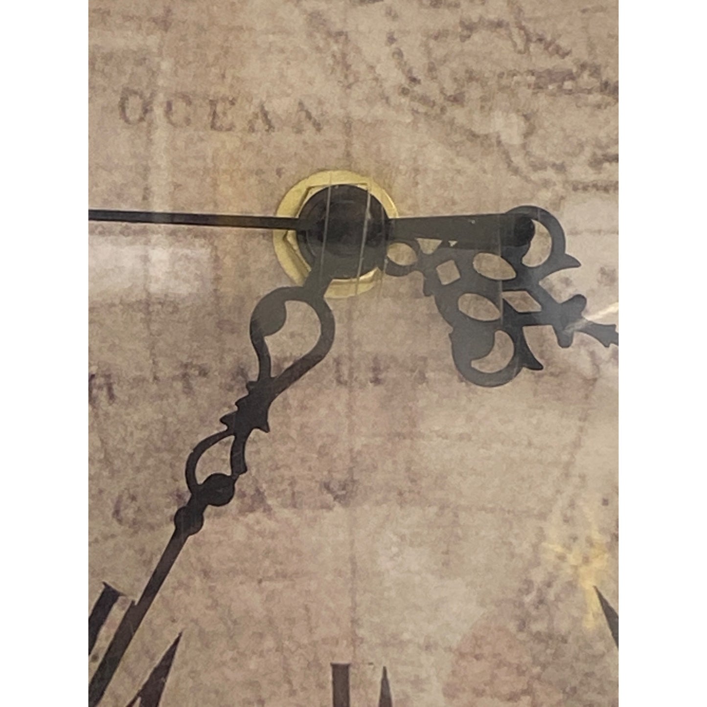 Black Metal Scroll Table Clock