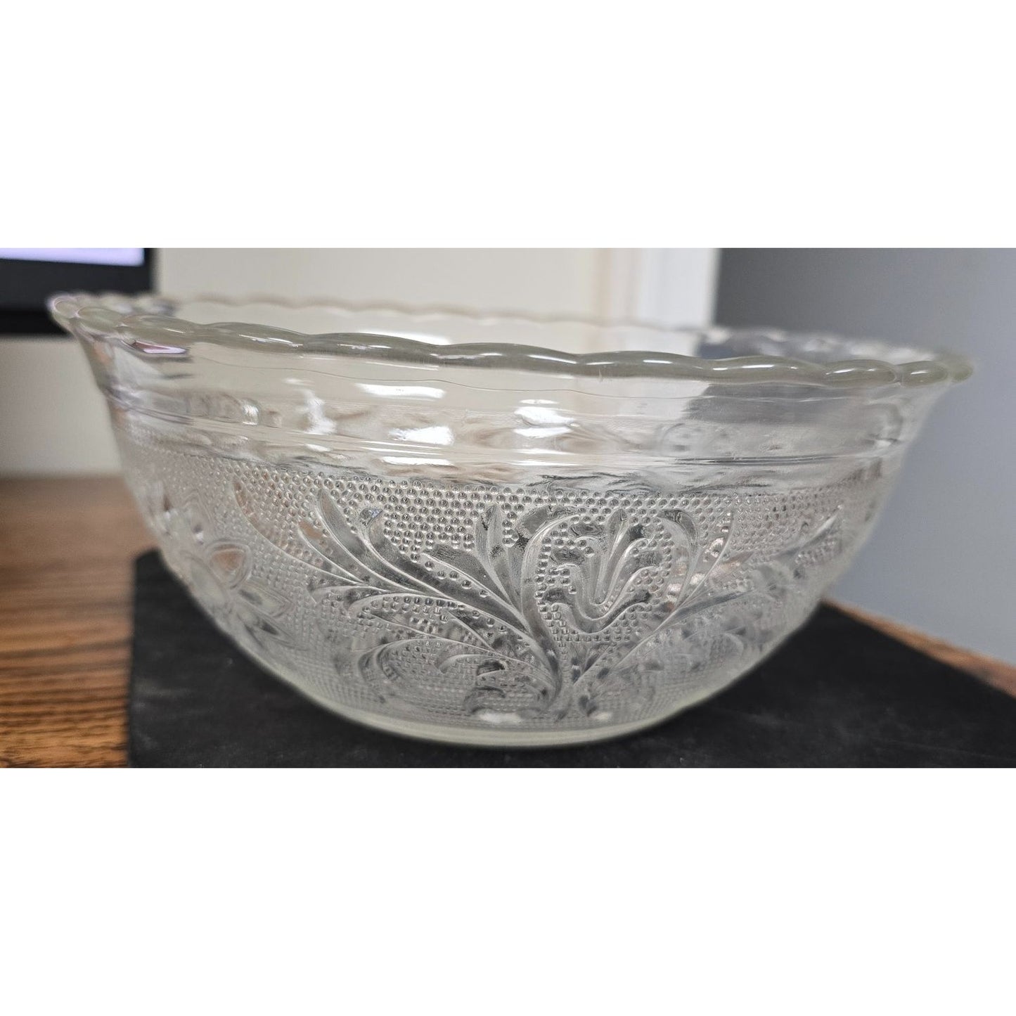 Sandwich Glass Bowl 8"