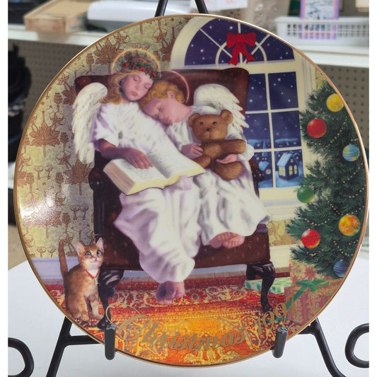 1997 Avon Heavenly Dreams Christmas Plate By Michael Garland Porcelain Trimmed In 22K Gold Decorative Collectible