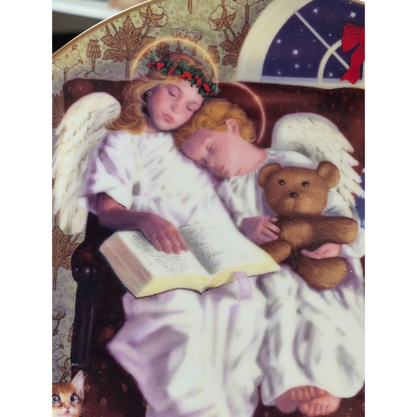 1997 Avon Heavenly Dreams Christmas Plate By Michael Garland Porcelain Trimmed In 22K Gold Decorative Collectible