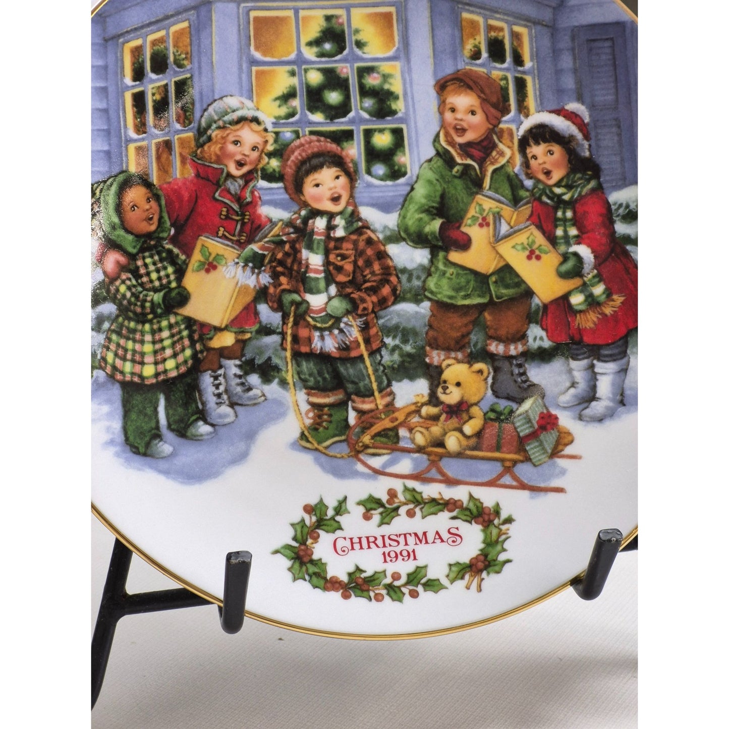 "Perfect Harmony" 1991 Christmas Plate By Avon Porcelain Trimmed In 22K Gold