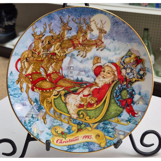 Avon 1993 Special Christmas Delivery Porcelain Plate With 22K Gold Trim