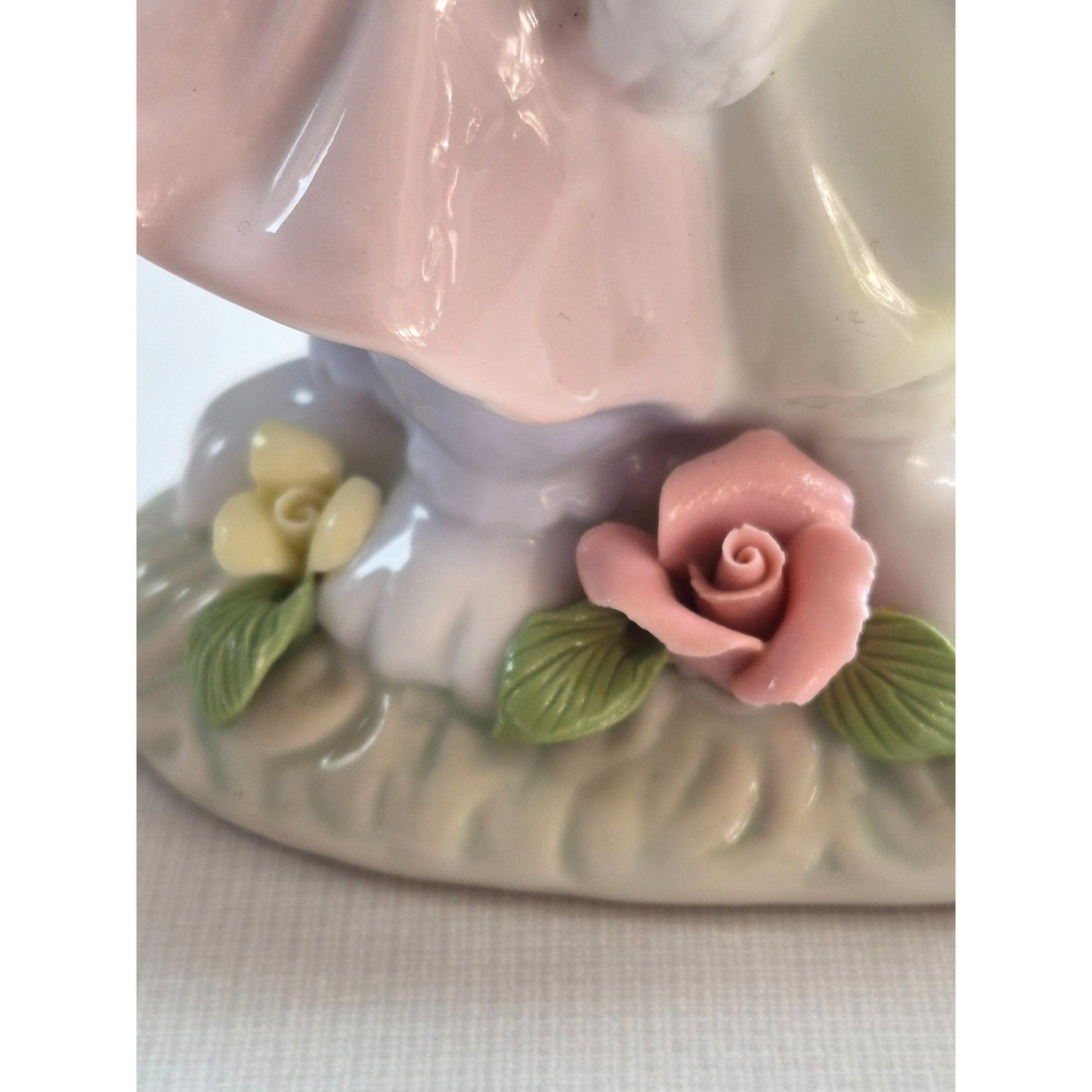 "Home Interiors & Gifts" Easter Finery Bunny Couple Figurine Pastel Ceramic Collectible 2003 Crafted In China