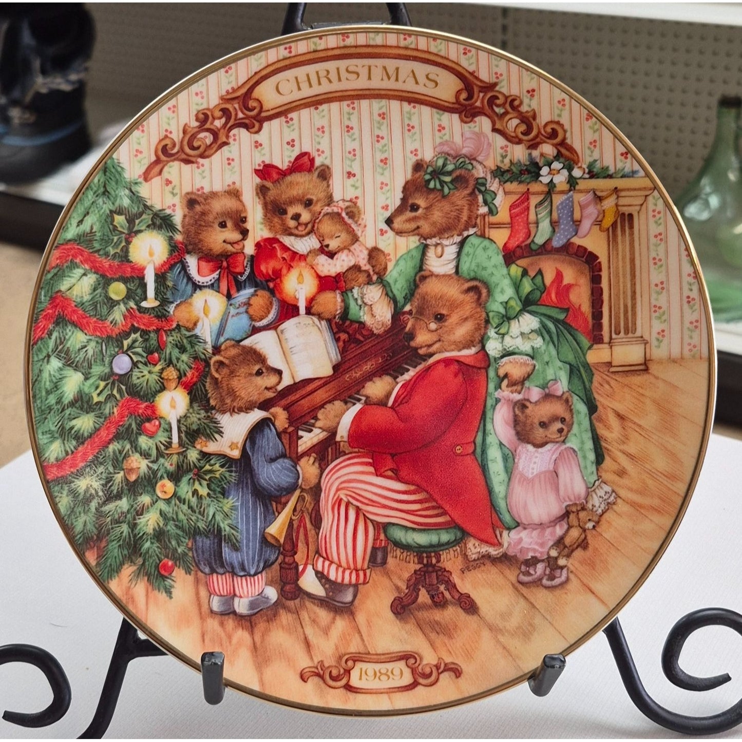 1989 Avon "Together For Christmas" Collectors Plate Porcelain Trimmed 22K Gold Holiday Decor