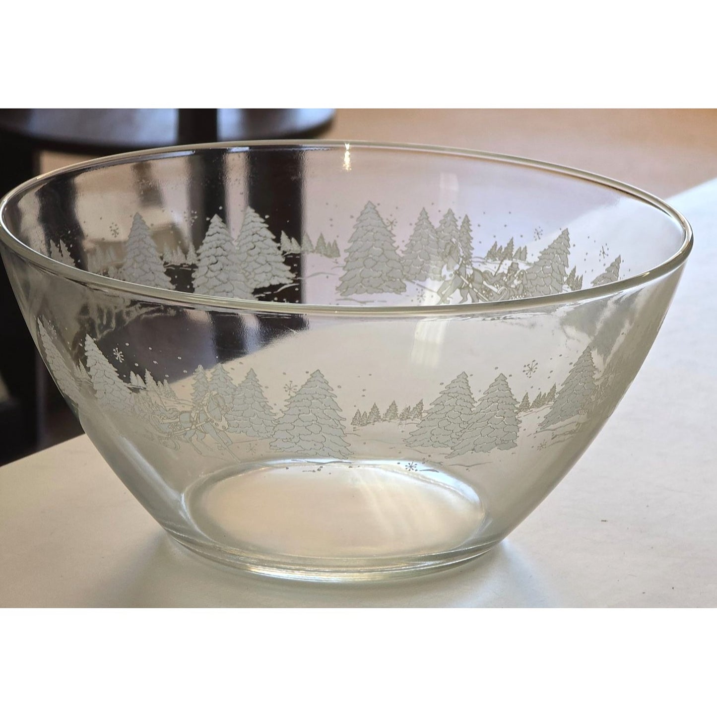 Arcoroc France Glass Bowl Christmas Sleigh Winter Avon 1997 Presidents Club