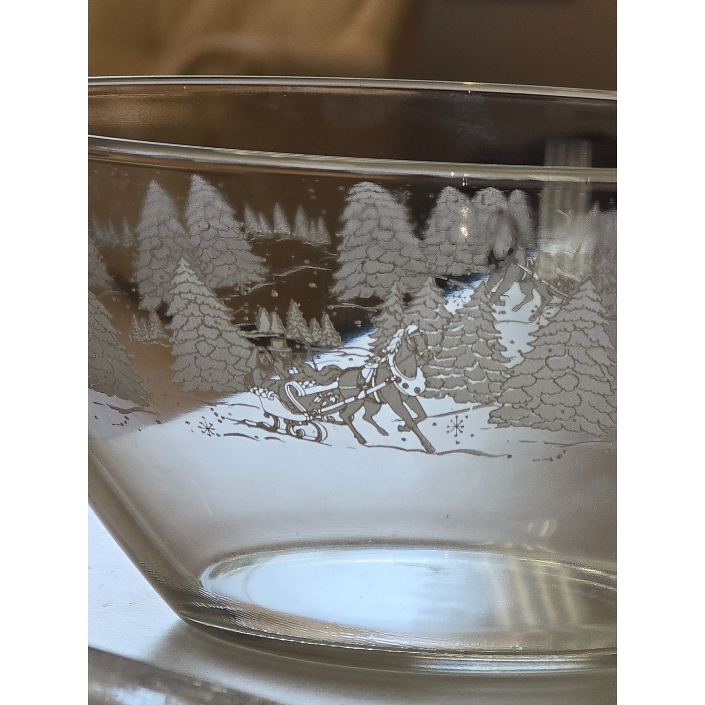 Arcoroc France Glass Bowl Christmas Sleigh Winter Avon 1997 Presidents Club