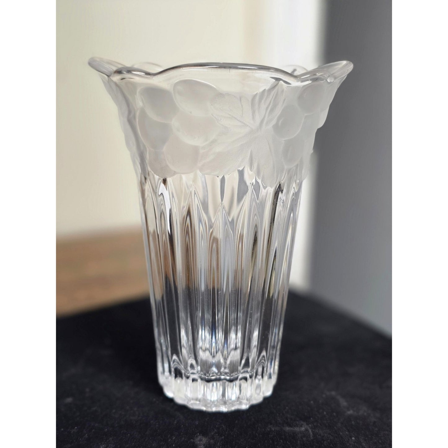 Frosted Glass Vase Grapes 5.5"