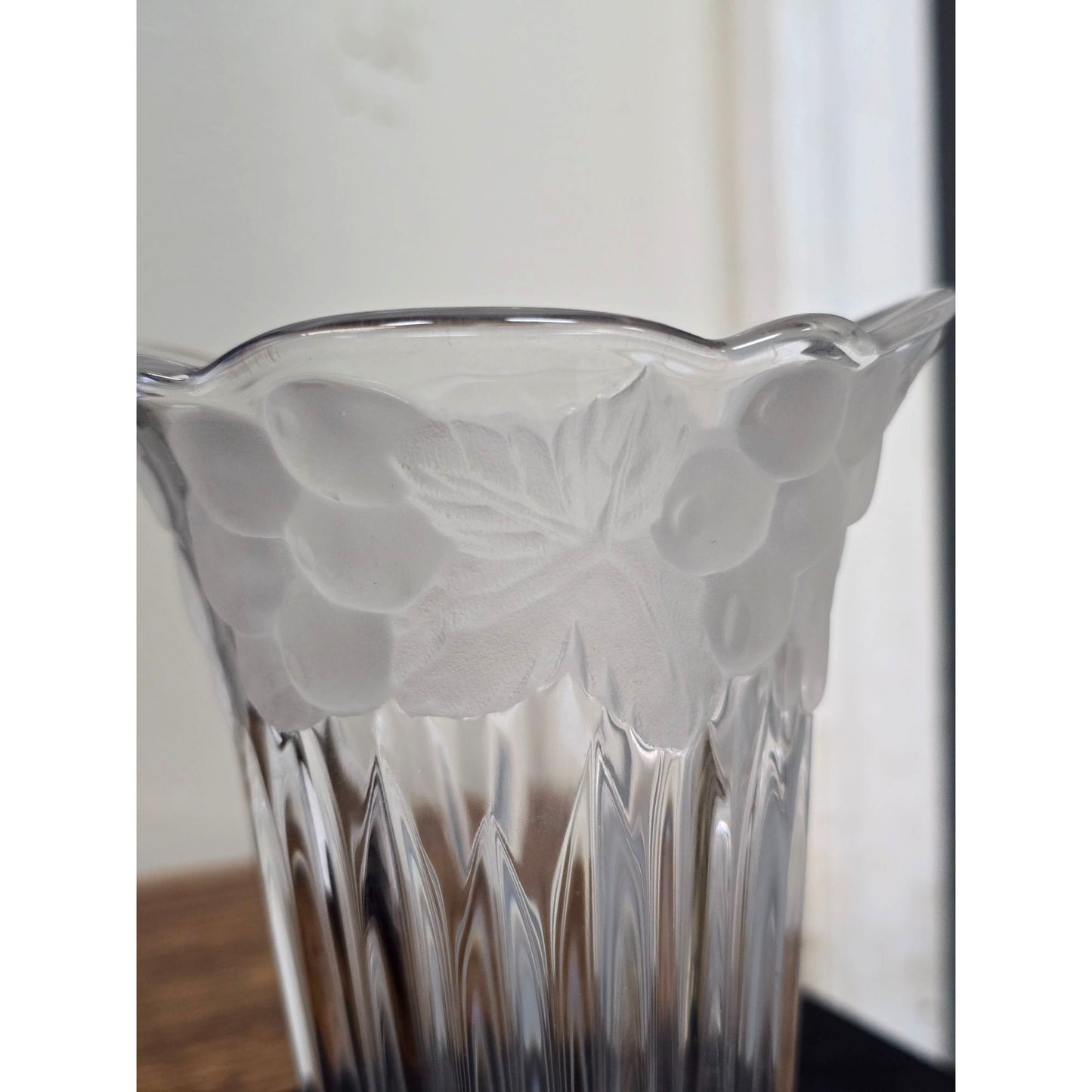 Frosted Glass Vase Grapes 5.5"