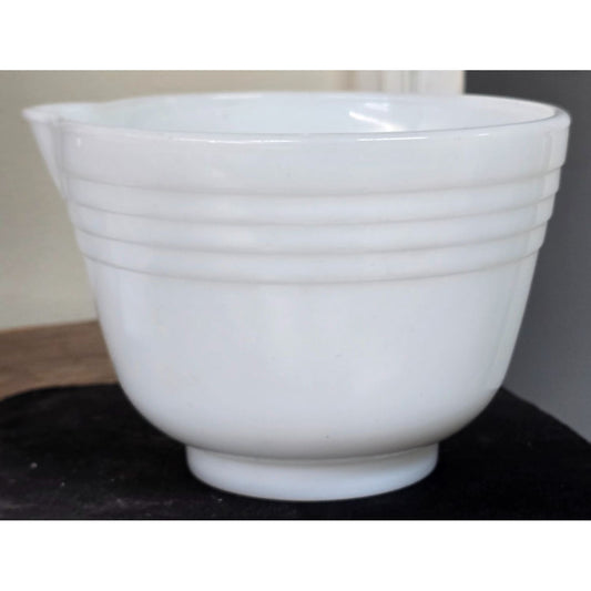Pyrex Milk Glass Bowl/ Spout