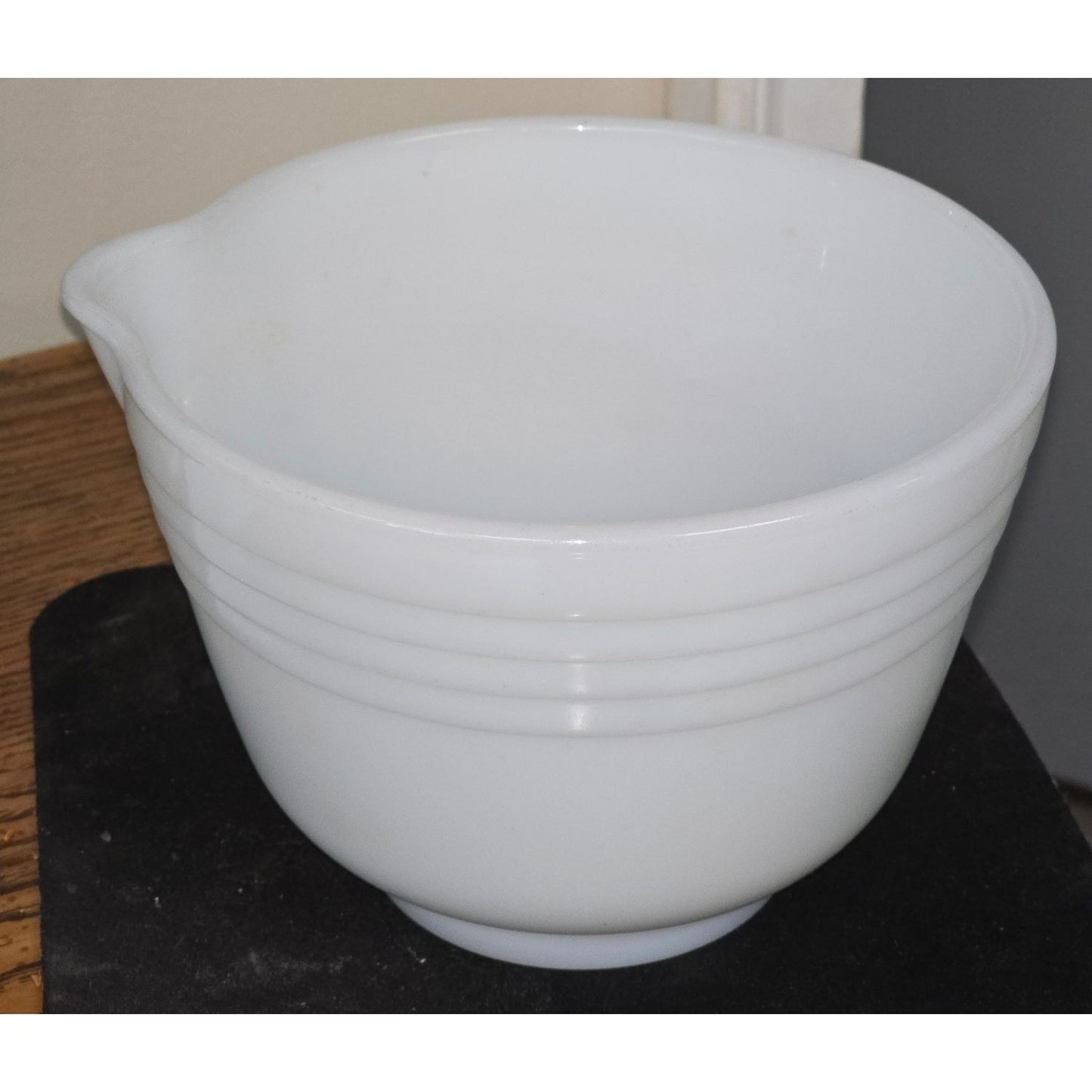 Pyrex Milk Glass Bowl/ Spout