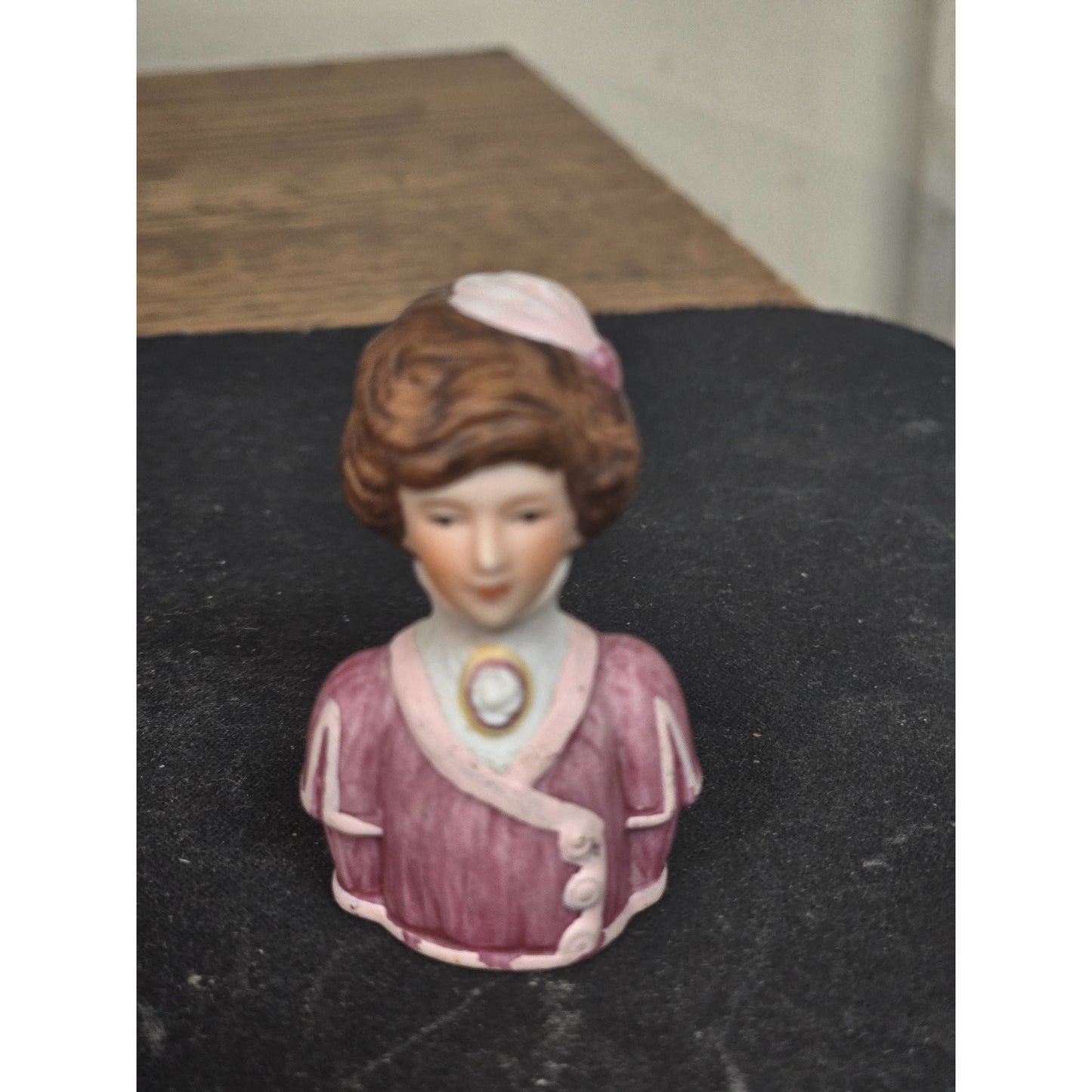 Avon American Fashion Silhouettes Thimble Figurine Pink Vintage Collectible W/Box