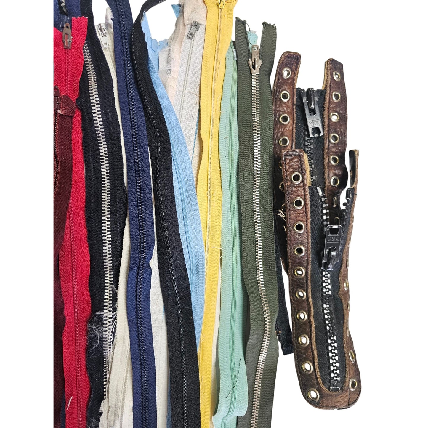 Zippers Lot 30