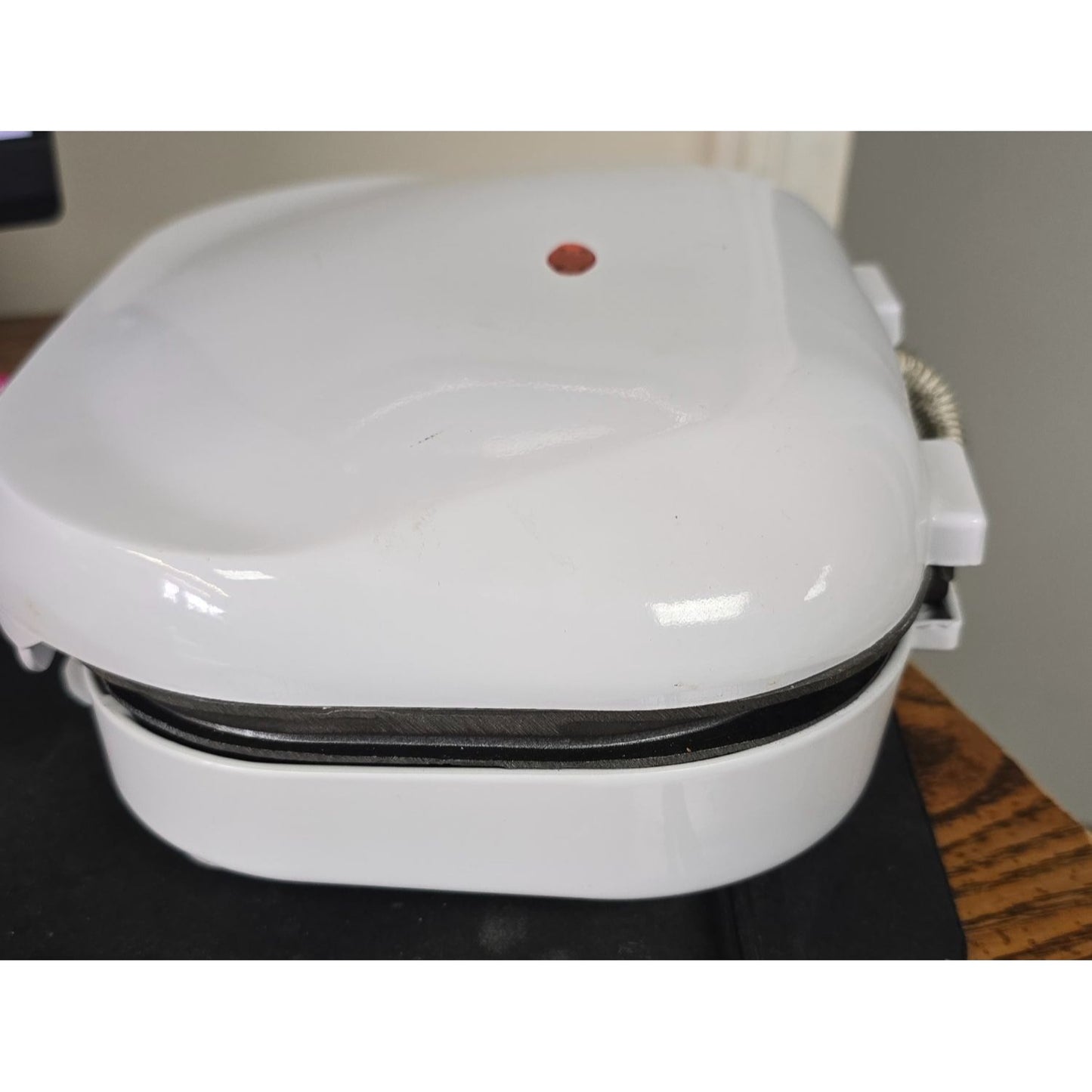 Continental Electric White Sandwich Press & Grill With Nonstick Plates