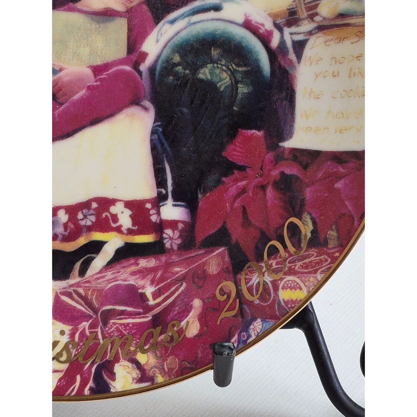 2000 Avon Christmas Dreams Decorative Plate By Mike Wimmer 22K Gold Trim Porcelain Collectible