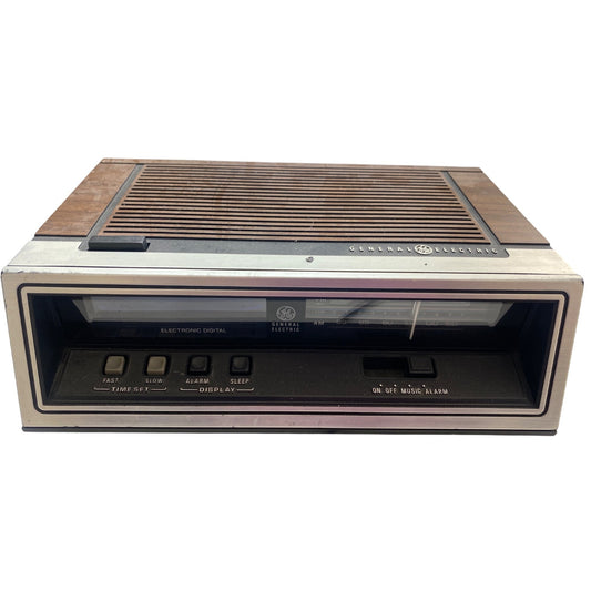 Vintage AM/FM Radio Alarm Clock