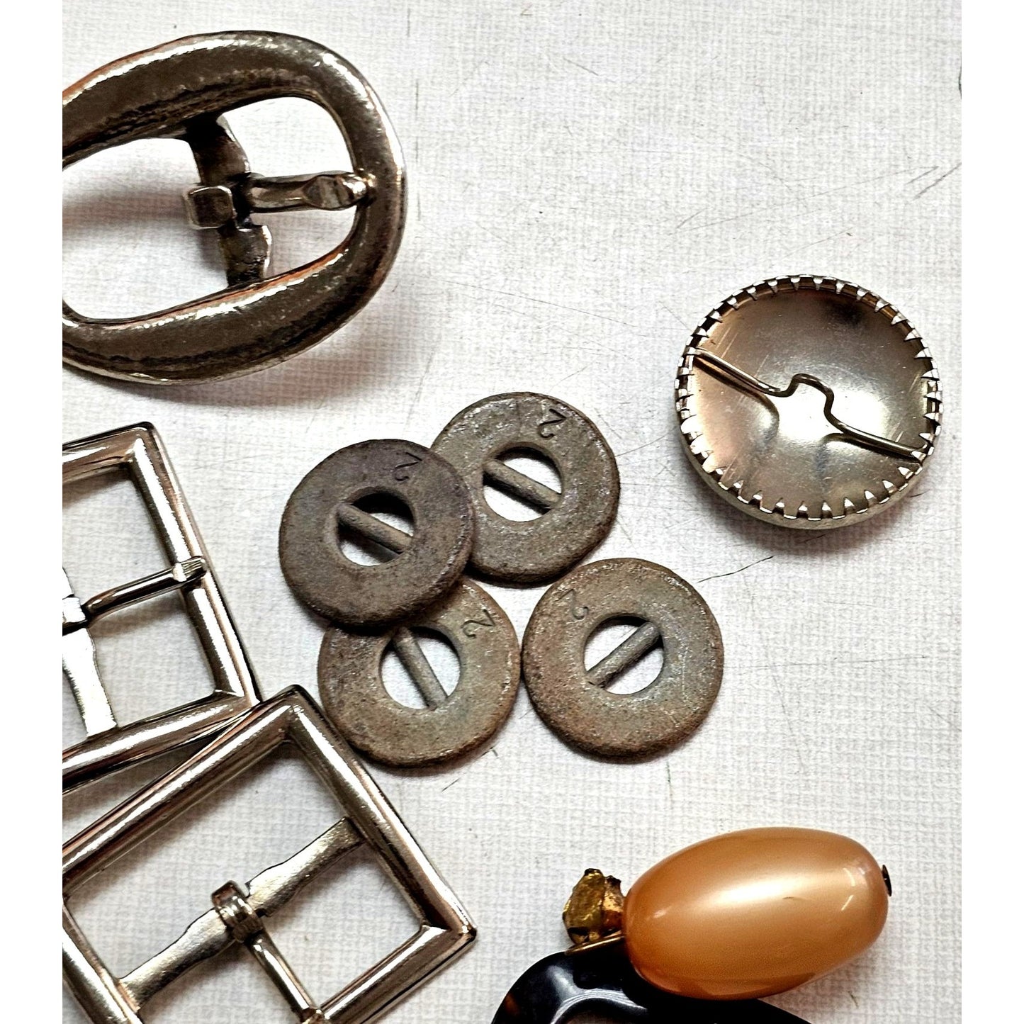 Buckles Zippers & Hardware