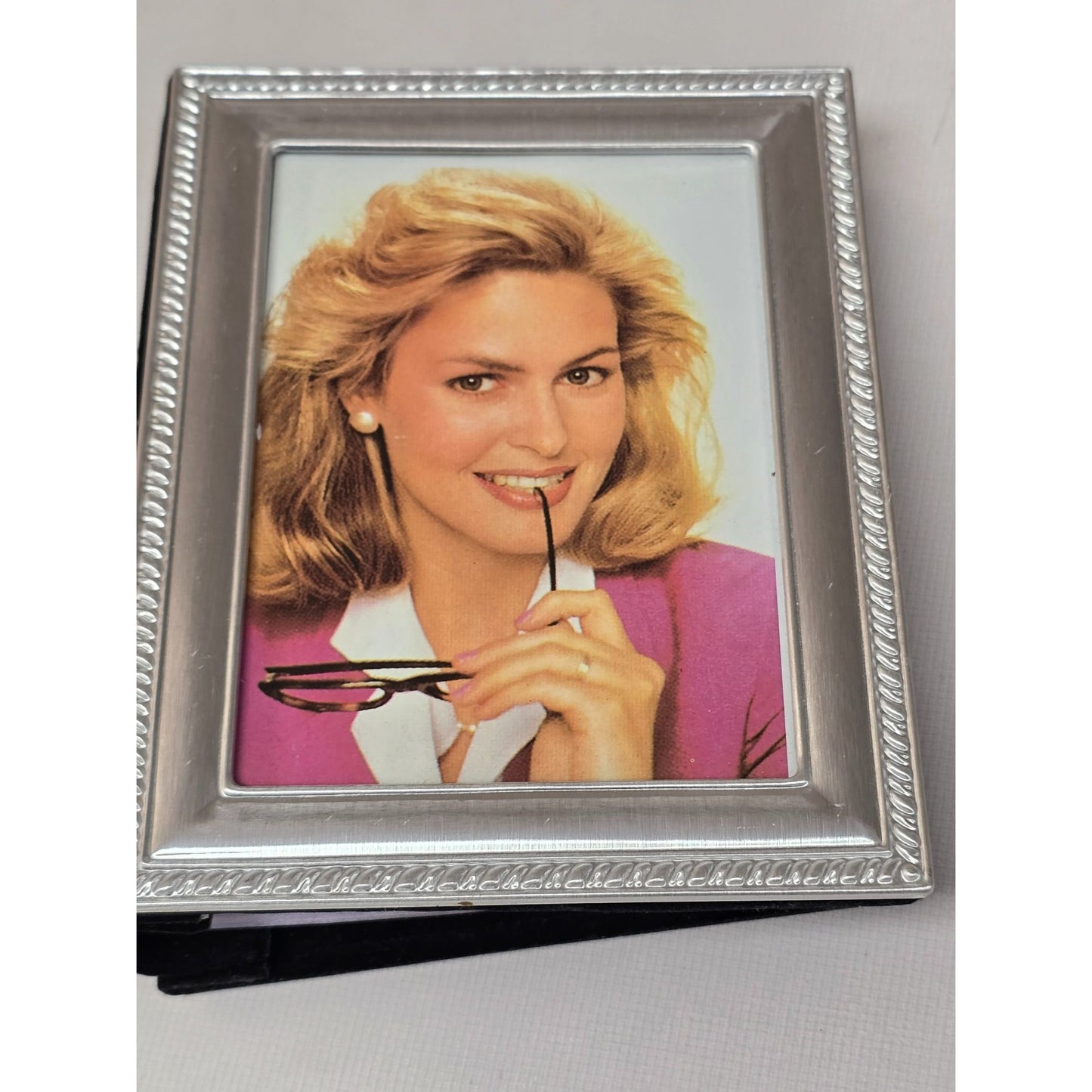 Silver Metal Photo Album With Velvet Backing & Plastic Sleeves For 4x6 Pictures